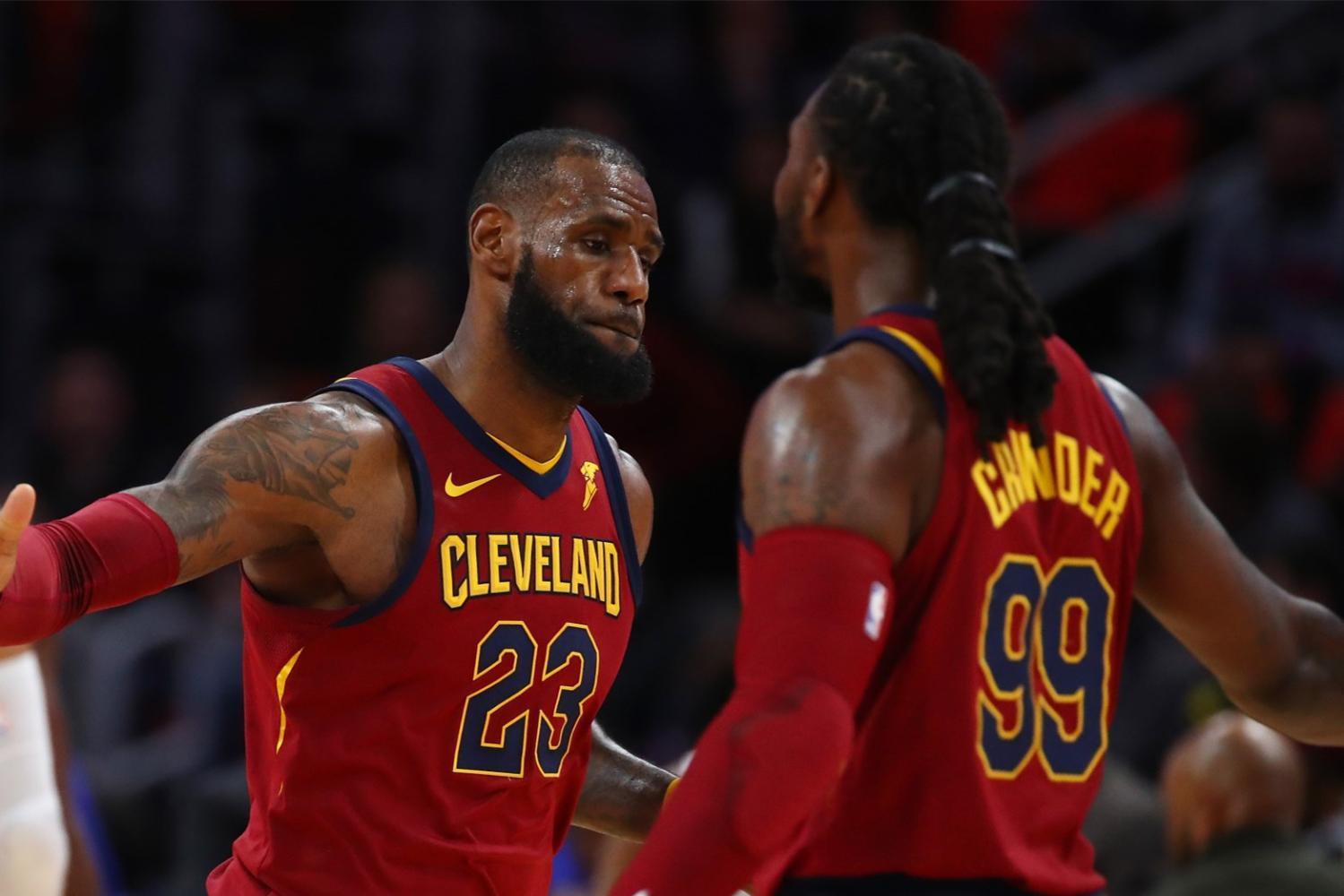 关于关键时刻法国杯传出新动向；华盛顿奇才回应争议；管理层表态：目标明确；阵容厚度经受考验的信息