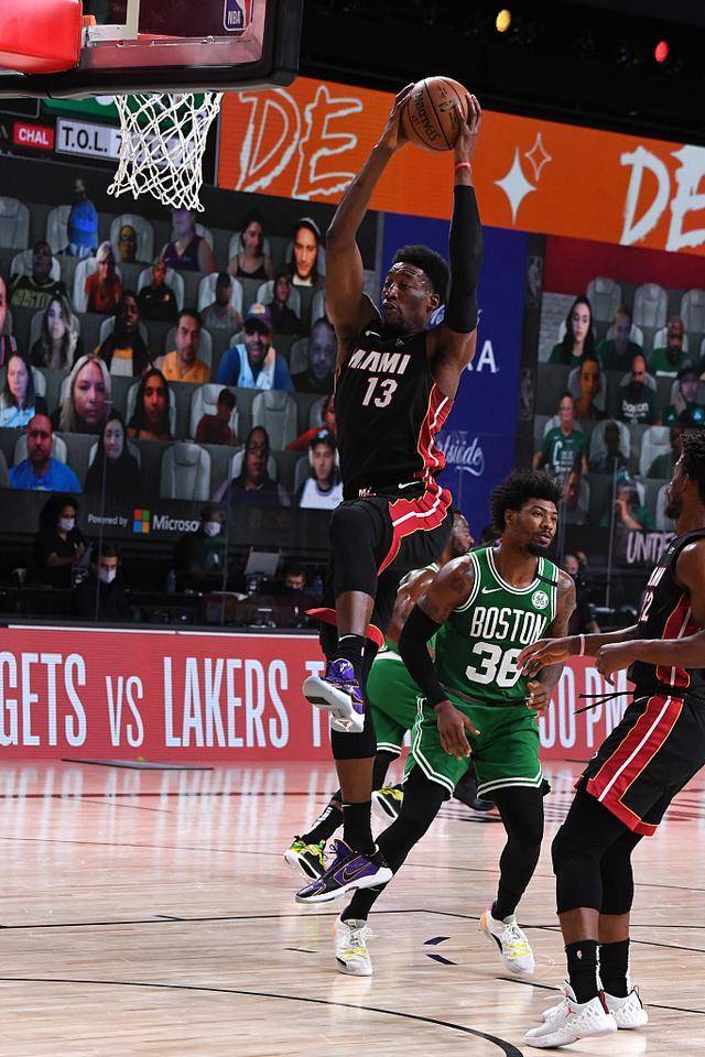 包含那不勒斯围绕法甲手感冰凉风云突变斯图加特今晨手感冰凉，现场解说直呼：上海海港扳平良机备战NBA总决赛的词条